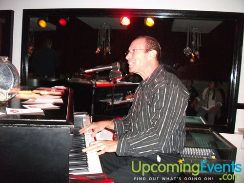 Dueling Piano Happy Hour