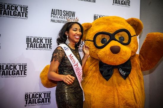 Black Tie Tailgate 2015 - Red Carpet