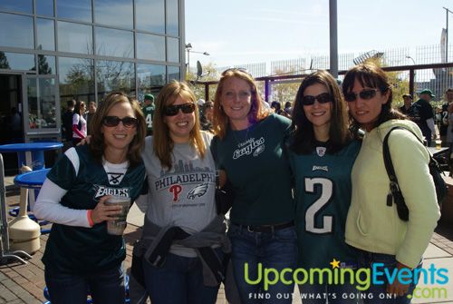 McFadden's EAGLES Home Game Week 6