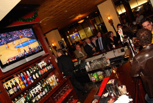 Happy Hour at Elephant & Castle