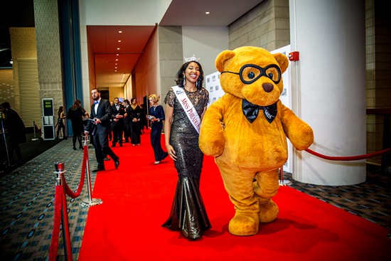 Black Tie Tailgate 2015 - Red Carpet