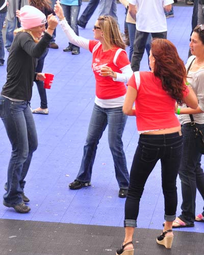 Sippin By The River 2010 (Gallery 1)