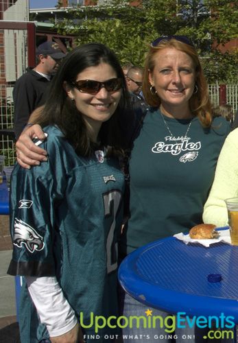 McFadden's EAGLES Home Game Week 6