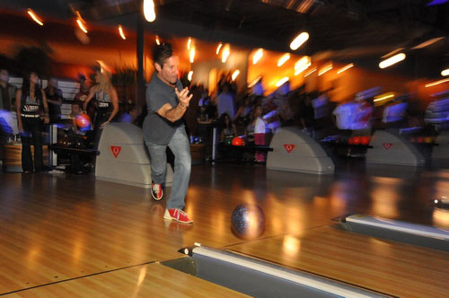 Sixers Bowl-Off For Charity