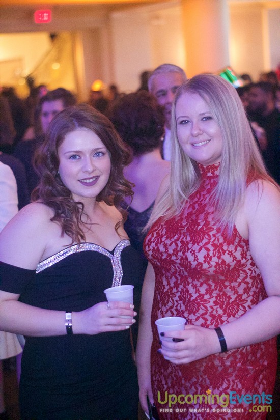 The Glitter City Gala - Philly's Hottest NYE Party! (Gallery 1)