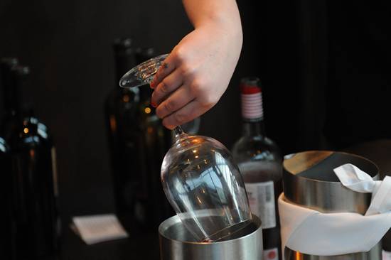 Harvest Seasonal Grill & Wine Bar Spring Menu & Wine Tasting