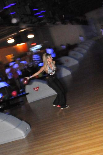 Sixers Bowl-Off For Charity