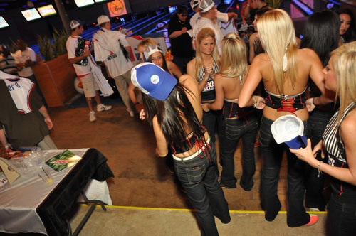 Sixers Bowl-Off For Charity