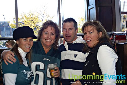 McFadden's EAGLES Home Game Week 6