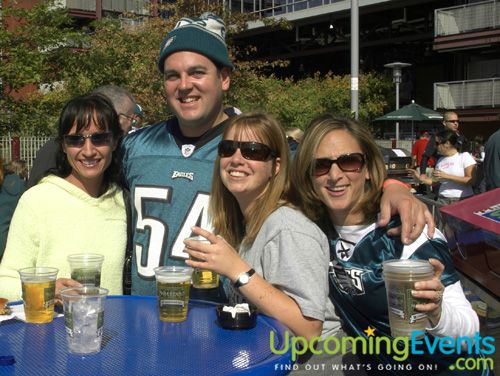 McFadden's EAGLES Home Game Week 6