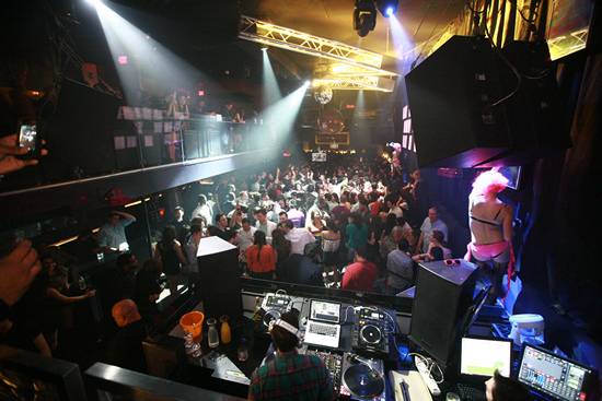 Hooked Up @ Whisper!